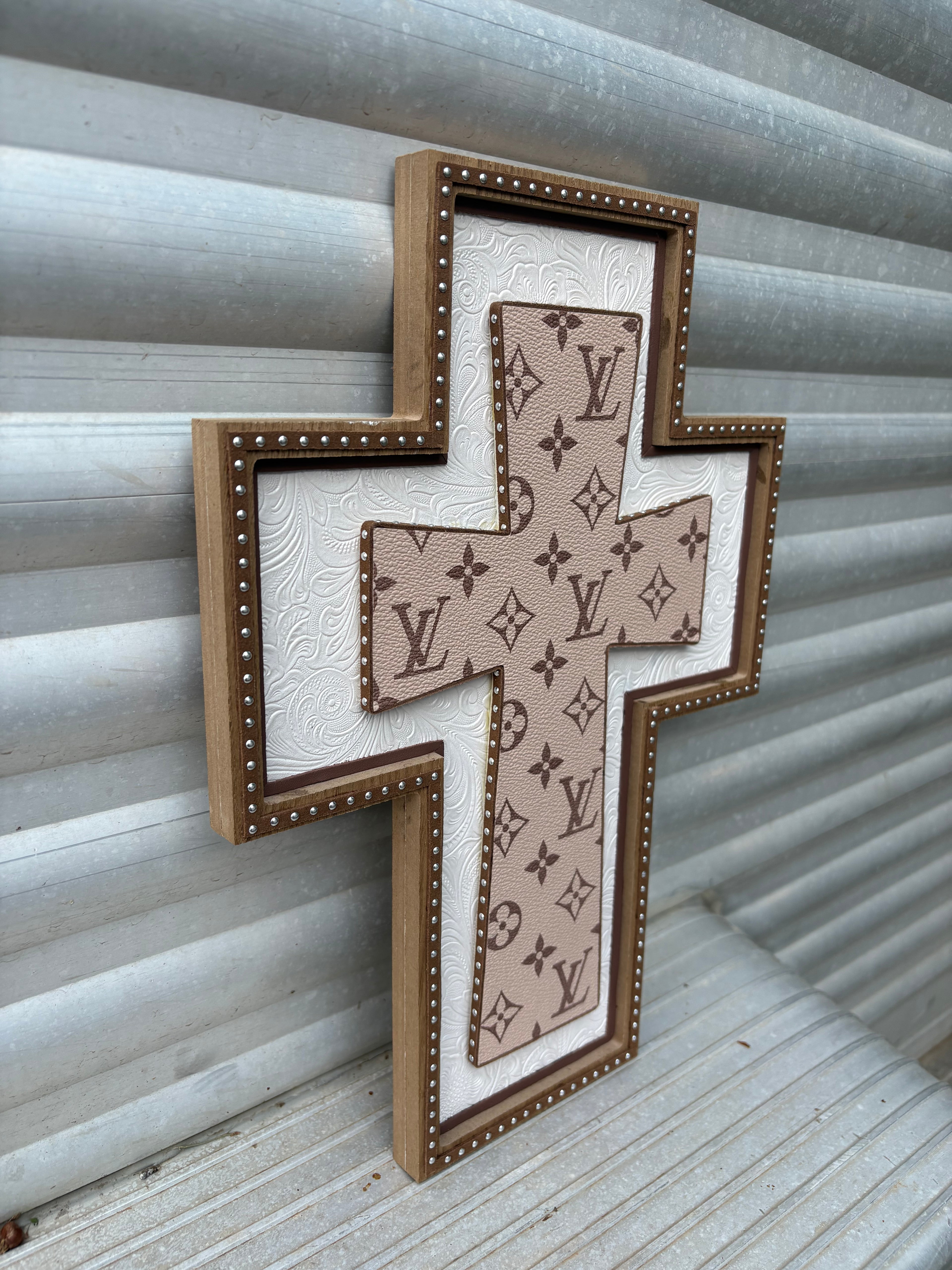 Tan LV Cross